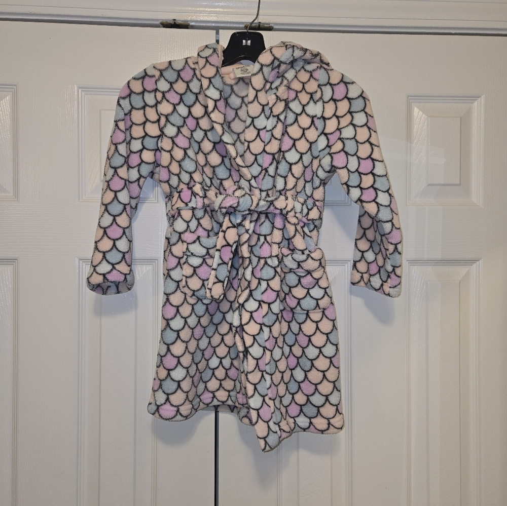 Colorful Mermaid Scale Patterned Robe